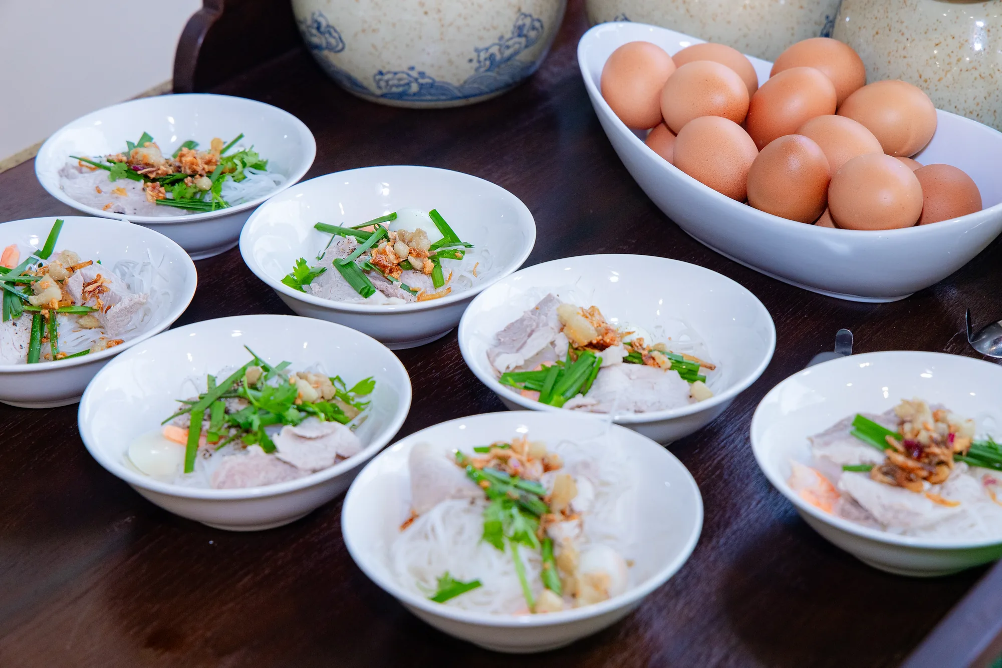 Những tô hủ tiếu nóng cho bữa sáng